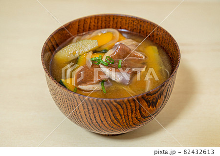 天然きのこのみそ汁 82432613