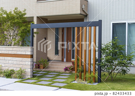 建物　玄関アプローチ　門柱　 82433433