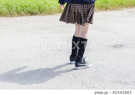 女子高生の足元 82442665