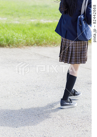 女子高生の足元 82442668