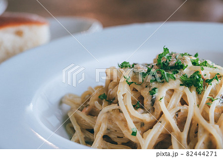 クリームパスタのランチ イメージカット横 クリームパスタのランチ イメージカット横 82444271