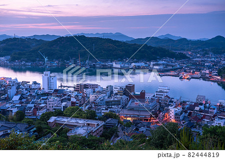 《広島県》尾道の街並み・早朝の風景 《広島県》尾道の街並み・早朝の風景 82444819