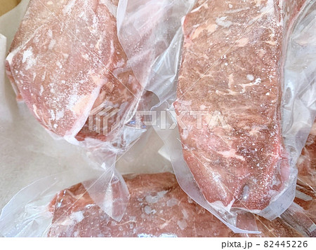 ドライエイジングビーフ(熟成肉) 写真素材 ドライエイジングビーフ(熟成肉) 写真素材 82445226