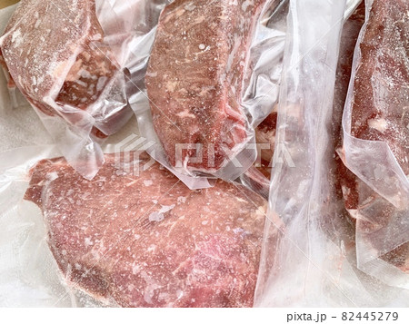 ドライエイジングビーフ(熟成肉) 写真素材 ドライエイジングビーフ(熟成肉) 写真素材 82445279