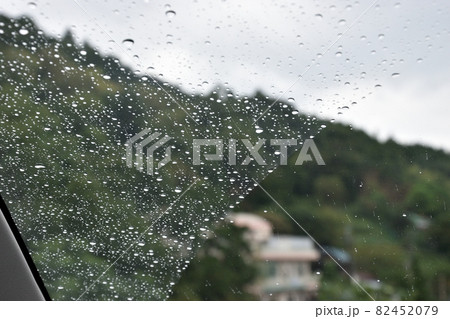 雨降りのドライブ 雨降りのドライブ 82452079