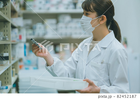 調剤薬局薬剤師の調剤業務 82452187