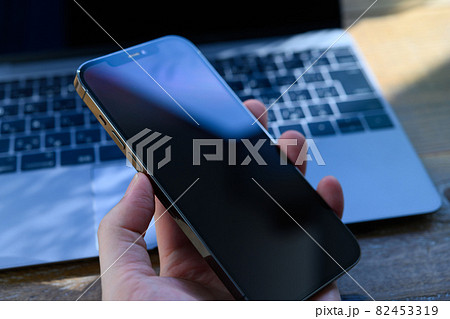 大画面のスマートフォン 大画面のスマートフォン 82453319
