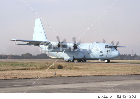 PKOや海外の災害派遣等でも活躍する航空自衛隊のC-130Hハーキュリーズ輸送機 82454503