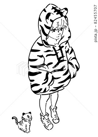 トラ柄パーカーを着た女の子とトラ猫 線画のイラスト素材