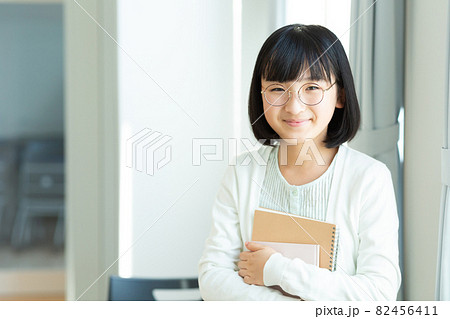 10代学生　撮影協力：中央工学校附属日本語学校 82456411