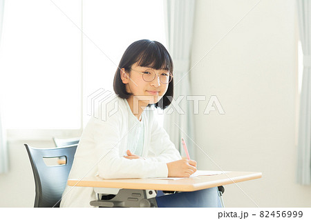 10代学生 撮影協力:中央工学校附属日本語学校 10代学生 撮影協力:中央工学校附属日本語学校 82456999