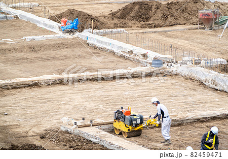 ハンドローラー 転圧 土間下地 ハンドローラー 転圧 土間下地 82459471