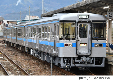 JR四国1000系気動車3両編成の写真素材 [82469450] - PIXTA