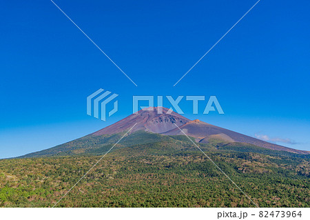 (静岡県)紅葉が始まった、富士山 (静岡県)紅葉が始まった、富士山 82473964
