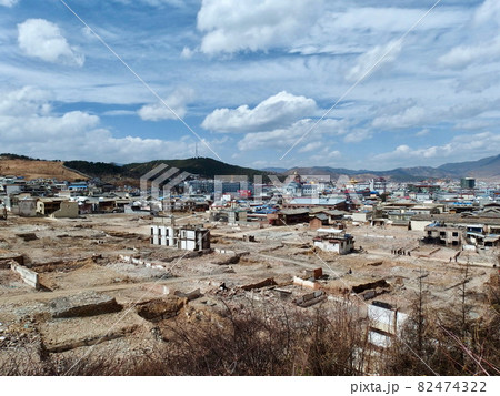 中国雲南省　シャングリラ（香格里拉）の焼け跡 82474322