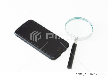 スマホと虫メガネ 82476990
