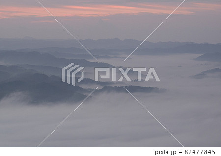 雲海が広がる風景《君津市》 82477845