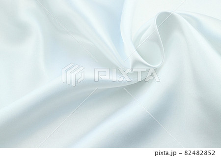 白いサテン生地　ドレープ 82482852