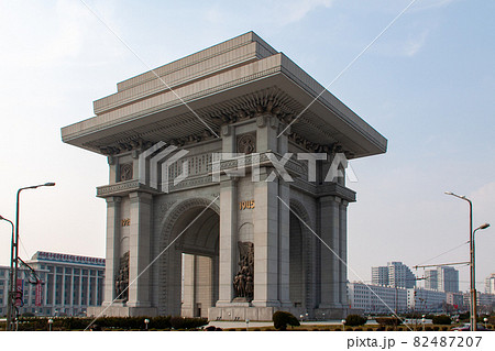 北朝鮮 平壌の凱旋門の写真素材 4877 北朝鮮 平壌の凱旋門の写真素材 4877