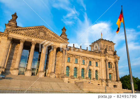Building of reichstag Berlin parliament in the bright sunny day Building of reichstag Berlin parliament in the bright sunny day 82491790