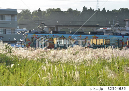 電車 秋の伊賀鉄道 電車 秋の伊賀鉄道 82504686
