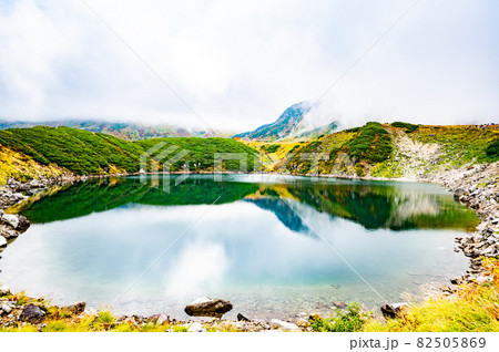 秋曇り空の室堂みくりが池 秋曇り空の室堂みくりが池 82505869