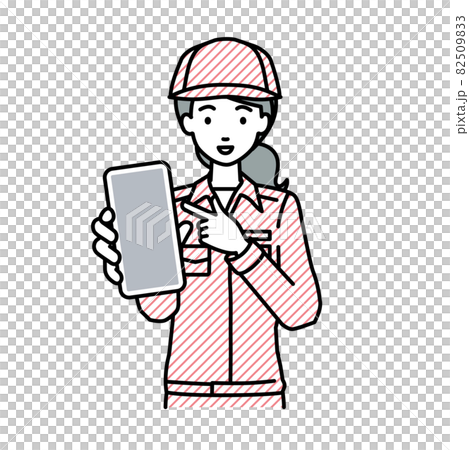 立ってスマートフォンを指差してこちらに向けて見せている作業員の女性 82509833