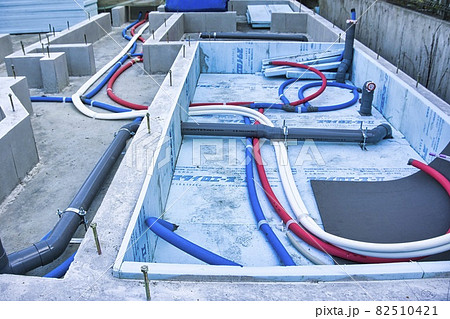 新築住宅の基礎の給水管・排水管の基礎工事 新築住宅の基礎の給水管・排水管の基礎工事 82510421