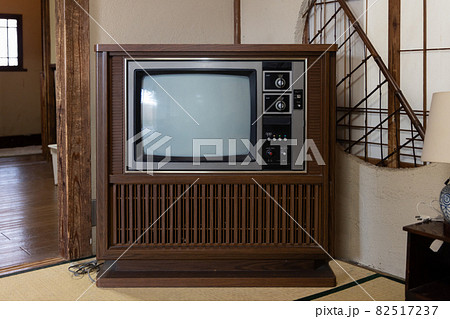 テレビ　レトロ　ブラウン管 82517237
