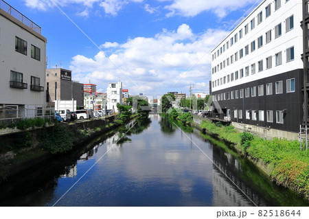 名古屋市中区昭和区　法螺貝橋から眺める新堀川 82518644