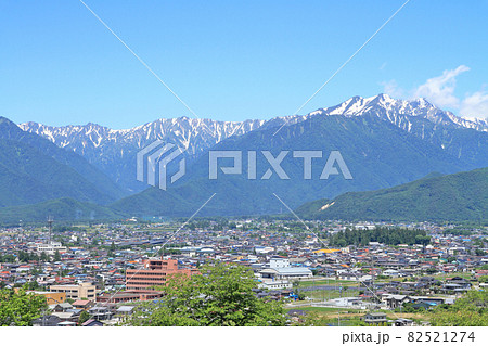 信濃大町　初夏の北アルプス 82521274
