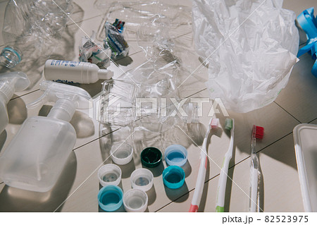 プラスチックゴミ・SDGs・イメージ プラスチックゴミ・SDGs・イメージ 82523975