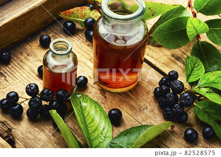 Chokeberry in herbal medicine Chokeberry in herbal medicine 82528575