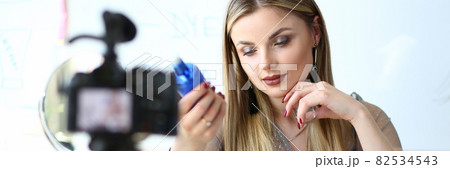 Beautiful Vlogger do Makeup Beauty Product Review 82534543