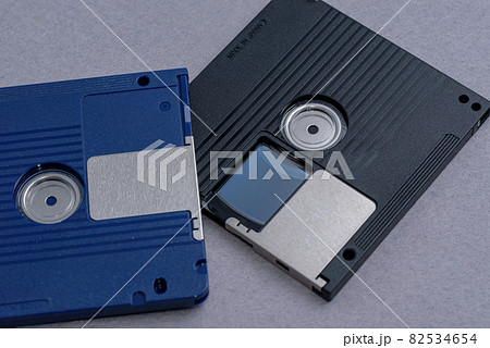 ミニディスク(MD)のカートリッジと記録面 ミニディスク(MD)のカートリッジと記録面 82534654