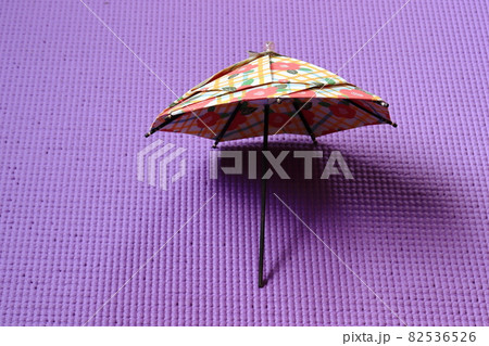 折り紙で作った傘 82536526