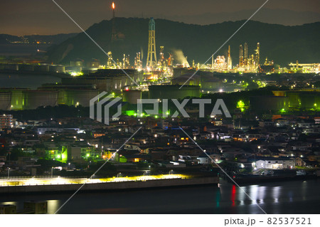【和歌山県】9月・東熱ゼネラル石油和歌山工場の夜景 82537521