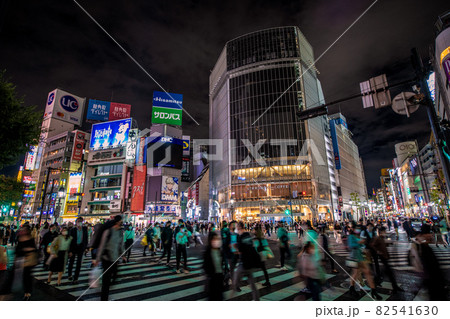 日本の東京都市景観 解除・宣言全面解除。渋谷は21時消灯後でも脅威の人流＝10月1日 82541630