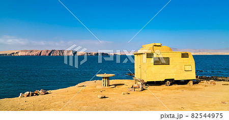 Old caravan at Paracas National Reserve in Peru 82544975