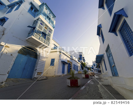 チュニジア 朝のシディブサイド / Sidi Bou Said, Tunisia チュニジア 朝のシディブサイド / Sidi Bou Said, Tunisia 82549456