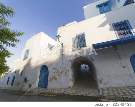 チュニジア 朝のシディブサイド / Sidi Bou Said, Tunisia 82549459