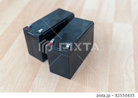 pair of batteries for uninterruptible power supply, ensuring the safe power of the computer 82550835