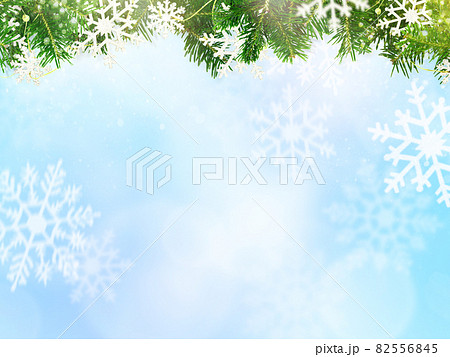 明るいブルーの背景にもみの木と雪の結晶 明るいブルーの背景にもみの木と雪の結晶 82556845