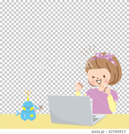 パソコンでプログラミングを学ぶ女の子とロボット 82569915