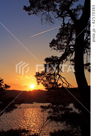 松島の海と夕日 【宮城県】 松島の海と夕日 【宮城県】 82570365