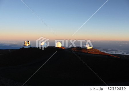 ハワイ島 ハレアカラ山頂からの朝日 ハワイ島 ハレアカラ山頂からの朝日 82570859