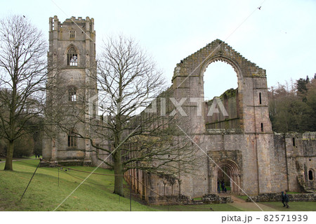 Ruins of Fountains Abbey in Ripon, UK 82571939