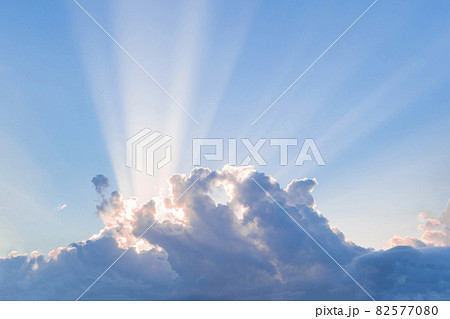 雲と光条 82577080