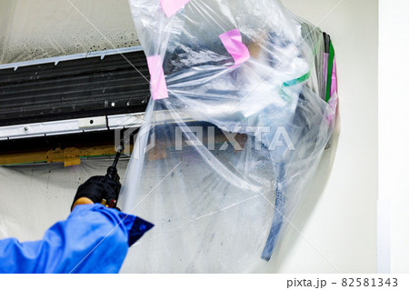 壁掛けエアコンクリーニング作業 82581343