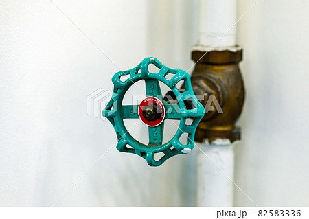 エアー配管　ゲートバルブ 82583336